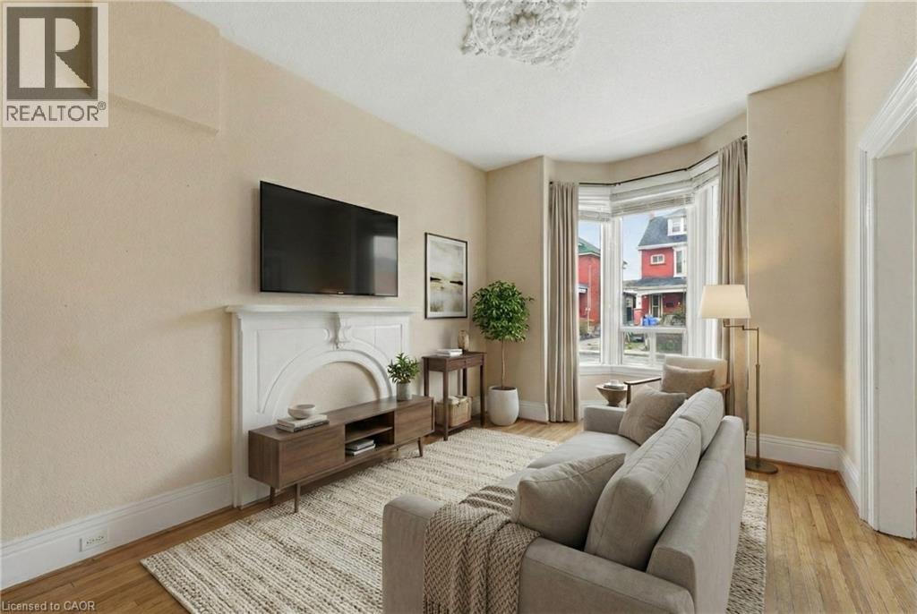 241 Robert Street, Hamilton, Ontario  L8L 2R2 - Photo 2 - 40799047