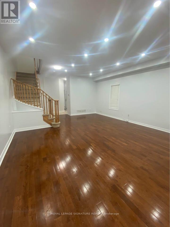 5610 Freshwater Drive, Mississauga, Ontario  L5M 7N1 - Photo 3 - W12709478