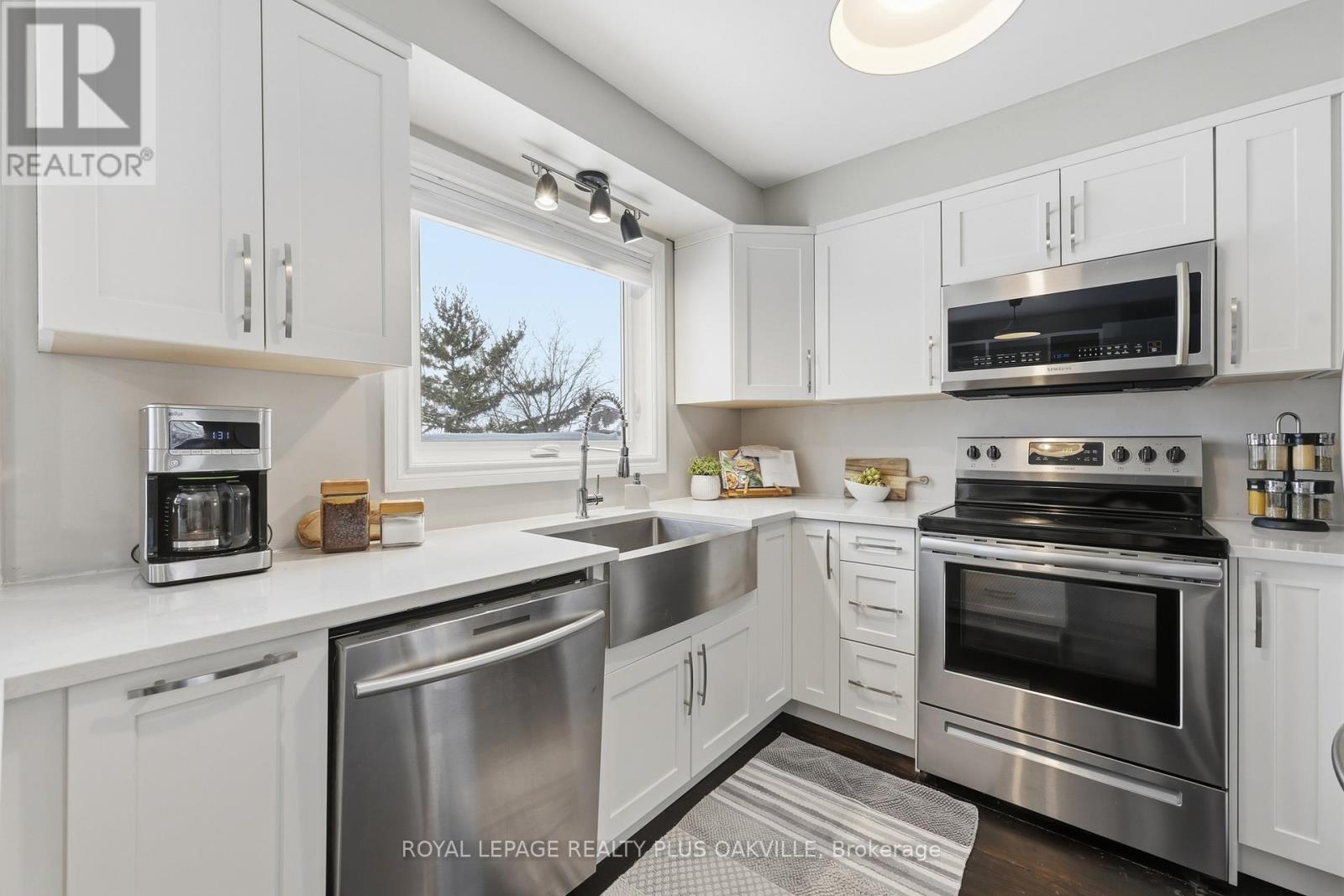 2308 Strawfield Court, Oakville, Ontario  L6H 6C2 - Photo 10 - W12709486