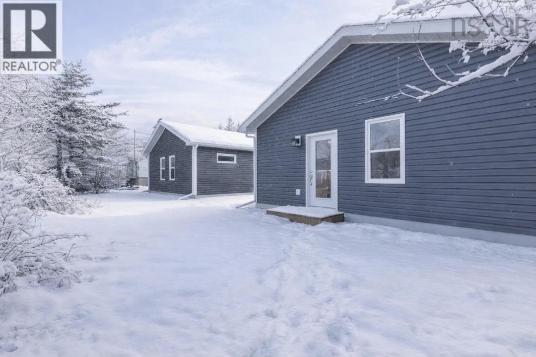 54 Oak Street, Pictou, Nova Scotia  B0K 1H0 - Photo 3 - 202528647