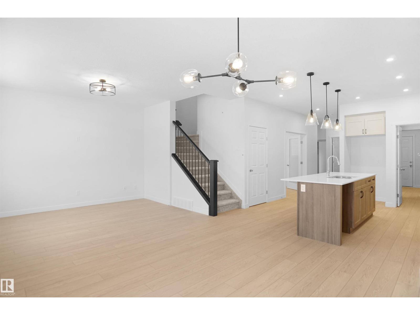 1332 11 Av Nw, Edmonton, Alberta  T6T 2R6 - Photo 4 - E4452755