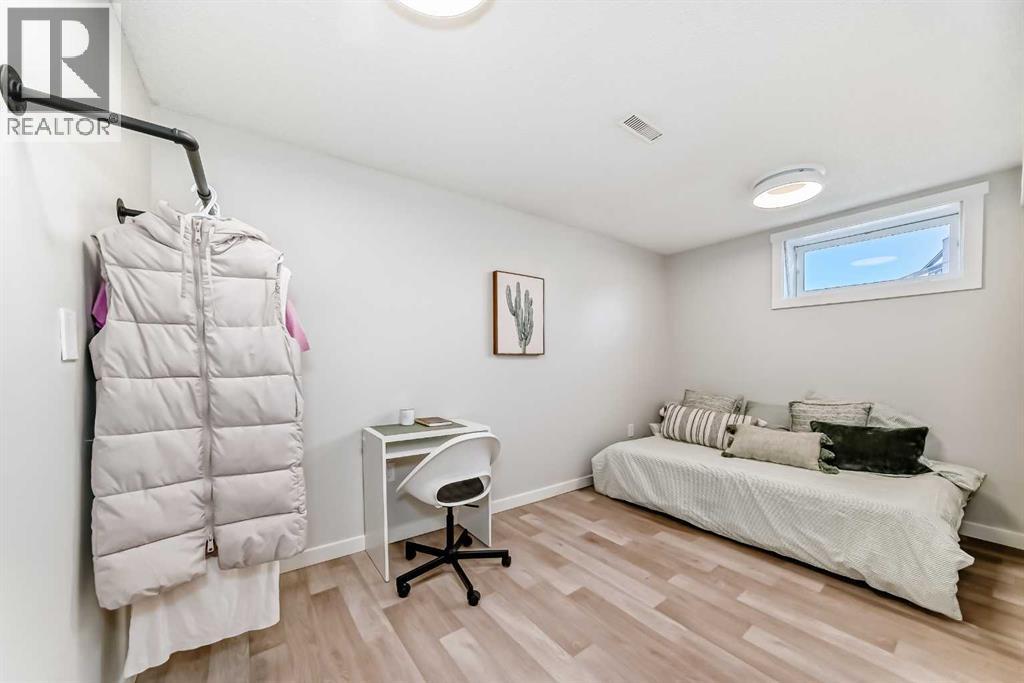 16 Bermondsey Crescent Nw, Calgary, Alberta  T3K 1W2 - Photo 31 - A2277848