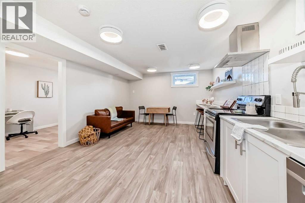 16 Bermondsey Crescent Nw, Calgary, Alberta  T3K 1W2 - Photo 26 - A2277848