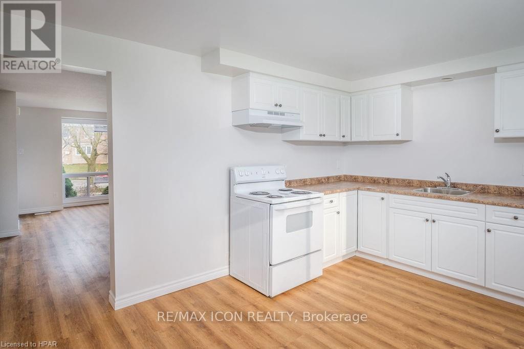 55 Crehan Crescent, Stratford, Ontario  N4Z 1B6 - Photo 9 - X12709378