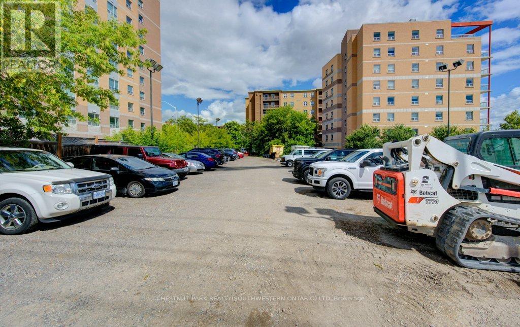 24-26 University Avenue E, Waterloo, Ontario  N2J 2V8 - Photo 6 - X12709410