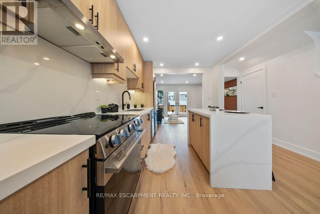 151 East 21st Street, Hamilton, Ontario  L8V 2T5 - Photo 11 - X12709508