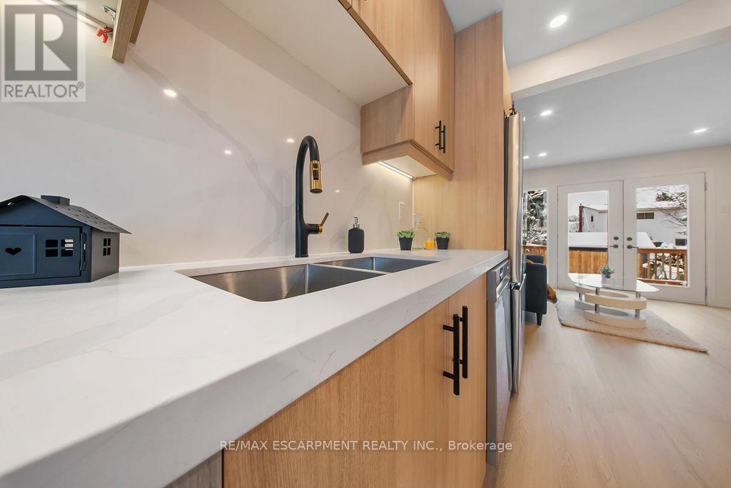 151 East 21st Street, Hamilton, Ontario  L8V 2T5 - Photo 13 - X12709508