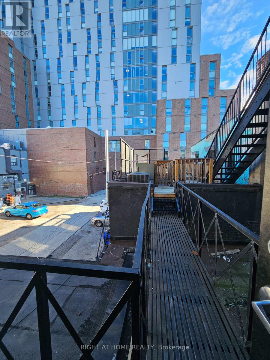 2 - 437 Spadina Avenue, Toronto, Ontario  M5T 2G6 - Photo 20 - C12527216