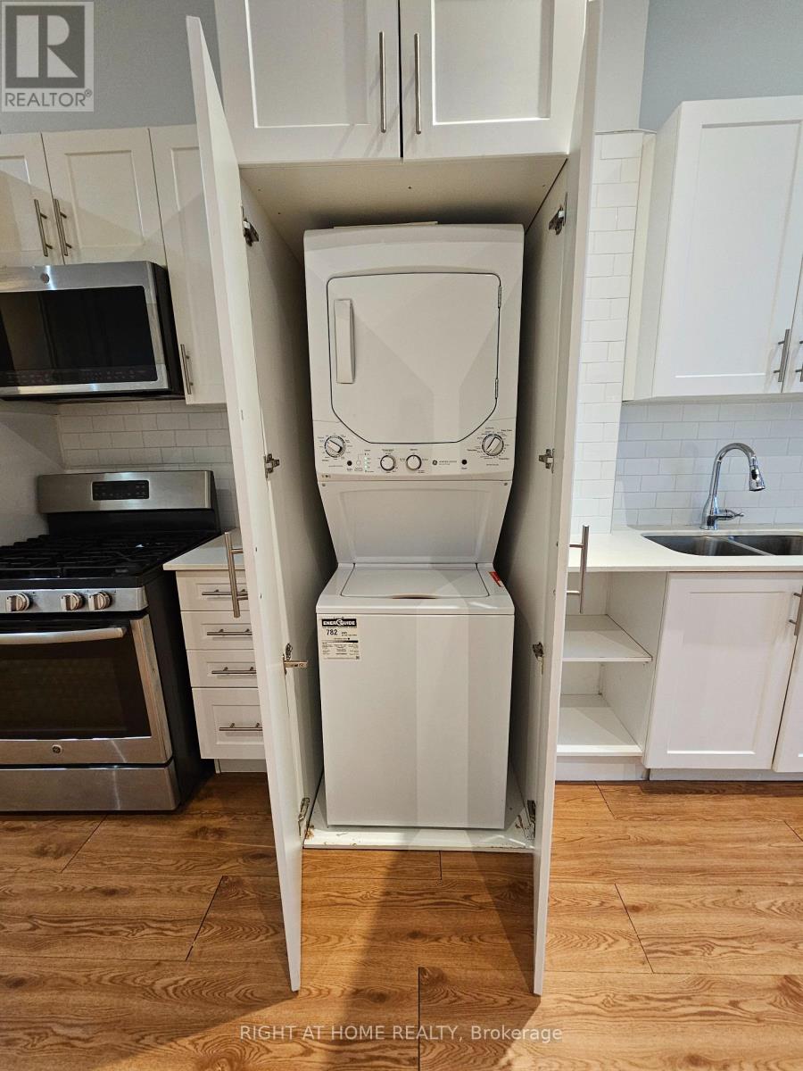 2 - 437 Spadina Avenue, Toronto, Ontario  M5T 2G6 - Photo 17 - C12527216