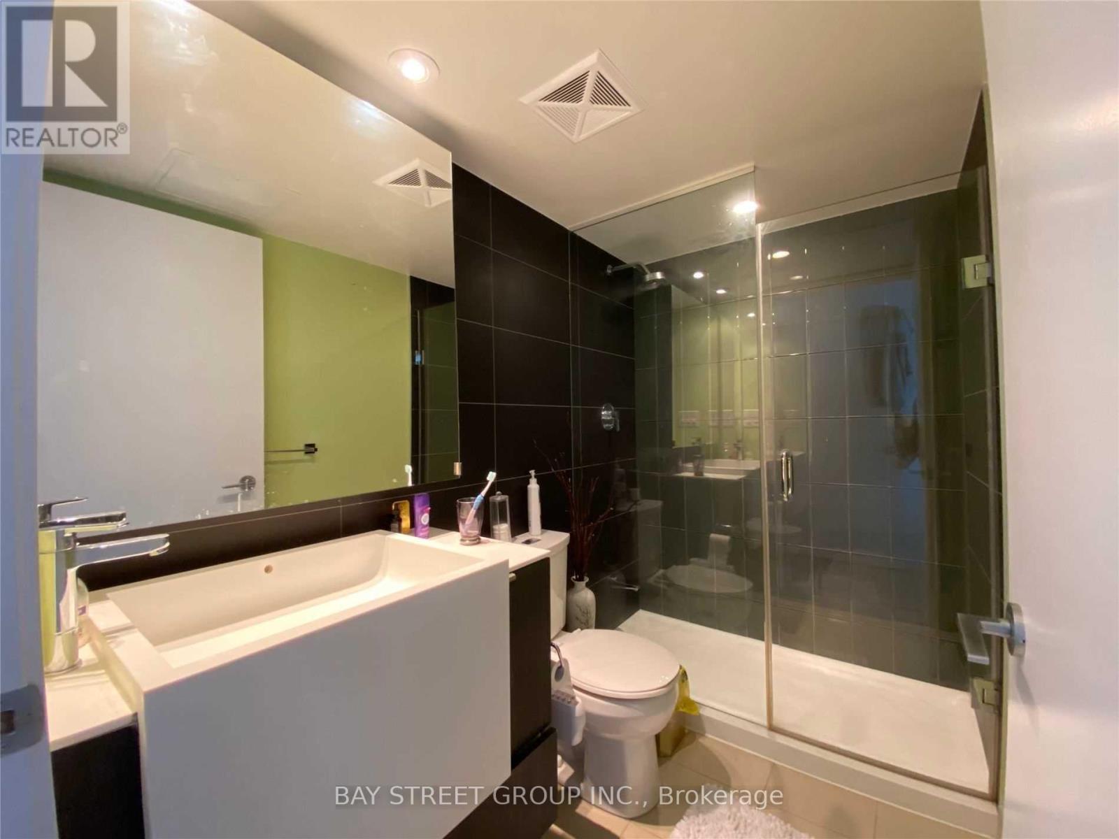 1606 - 21 Iceboat Terrace, Toronto, Ontario  M5V 4A9 - Photo 12 - C12655338