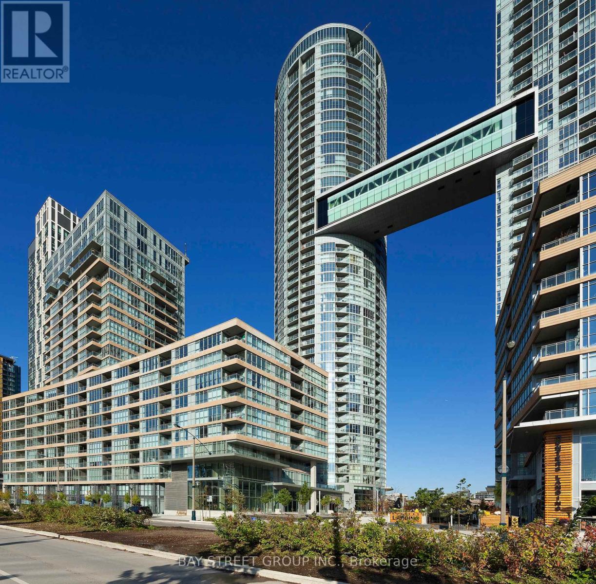 1606 - 21 Iceboat Terrace, Toronto, Ontario  M5V 4A9 - Photo 2 - C12655338