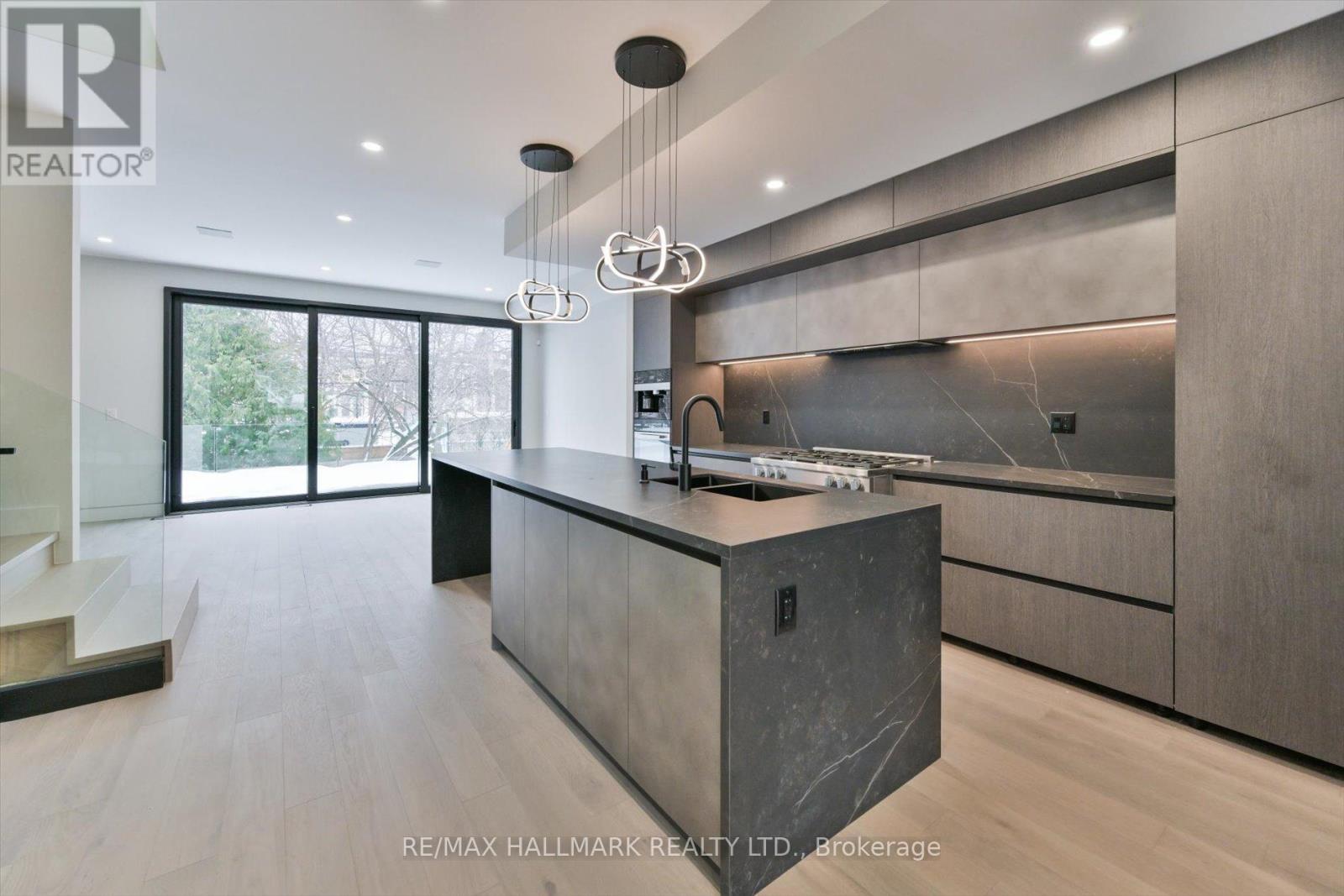 369 Millwood Road, Toronto, Ontario  M4S 1J9 - Photo 9 - C12699054