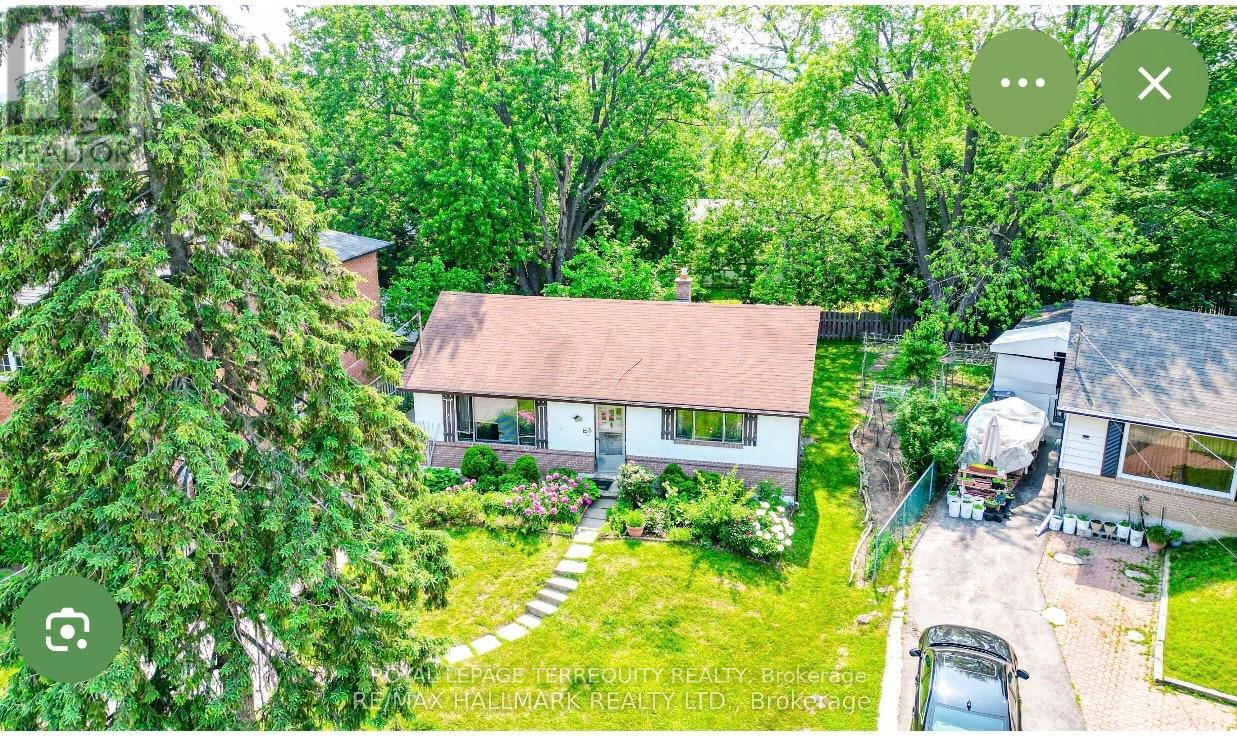 108 CASTLE HILL DRIVE, Toronto, Ontario