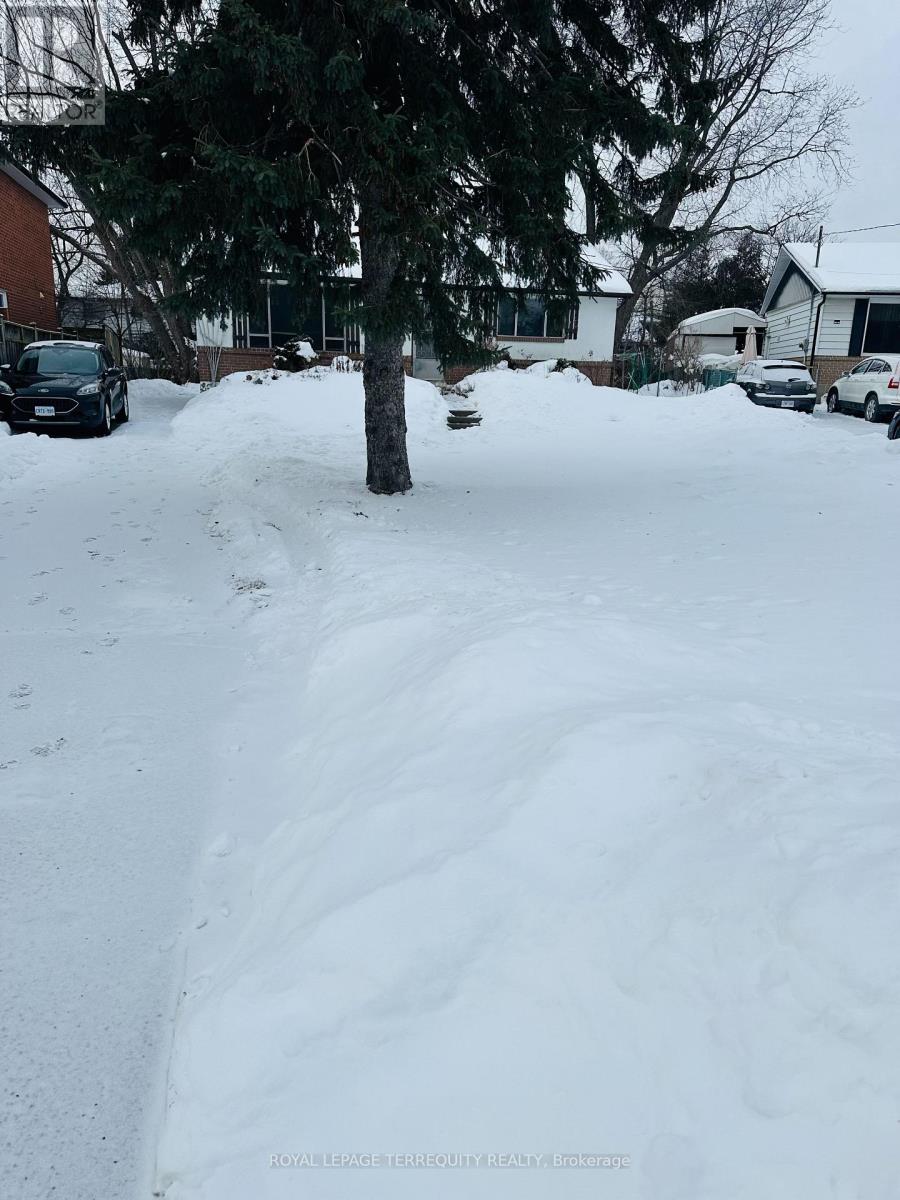 108 Castle Hill Drive, Toronto, Ontario  M1T 2Y7 - Photo 4 - E12709454