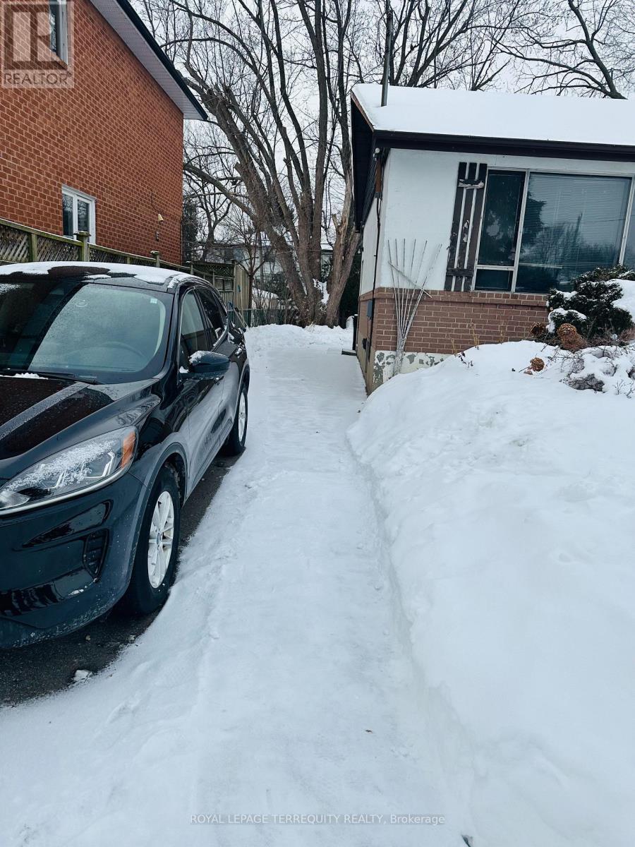 108 Castle Hill Drive, Toronto, Ontario  M1T 2Y7 - Photo 6 - E12709454