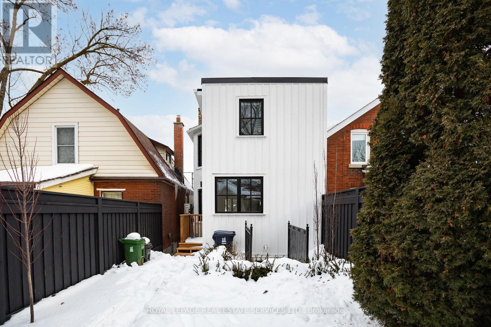 18 Milton Street, Toronto, Ontario  M8Y 2X5 - Photo 43 - W12493664