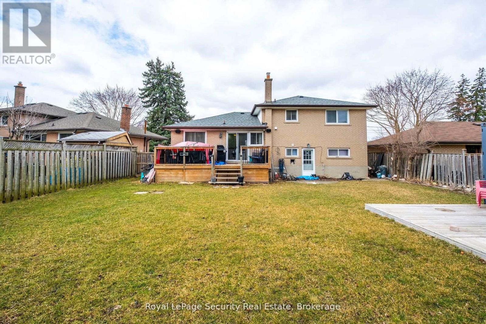 27 Belleglade Court, Toronto, Ontario  M9M 2W3 - Photo 20 - W12699750