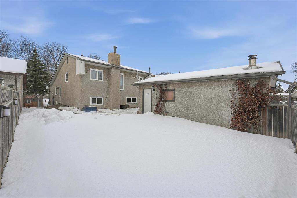 55 Manthorne Avenue, Winnipeg, Manitoba  R2G 2X7 - Photo 30 - 202601107