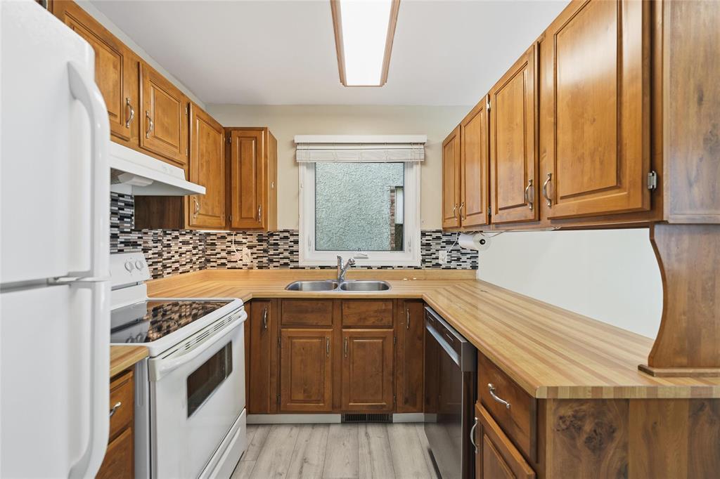 55 Manthorne Avenue, Winnipeg, Manitoba  R2G 2X7 - Photo 7 - 202601107