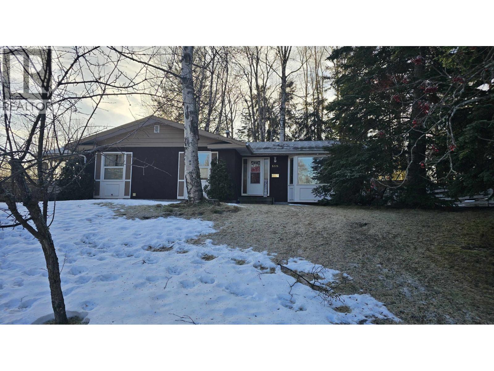 5225 York Place, Prince George, British Columbia  V2N 2A4 - Photo 2 - R3080521