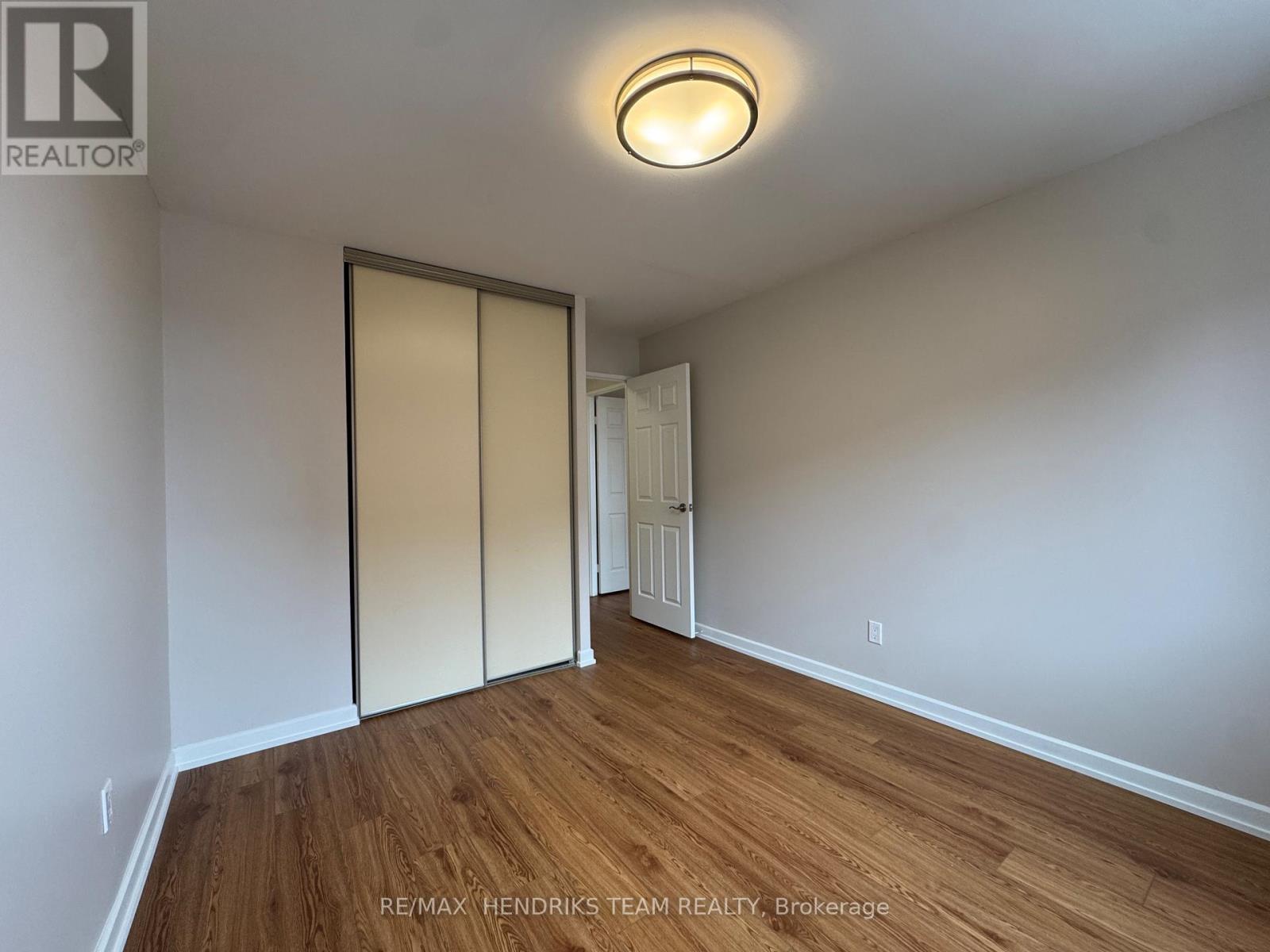 707 - 610 Lake Street, St. Catharines (Lakeport), Ontario  L2N 5T1 - Photo 8 - X12709530