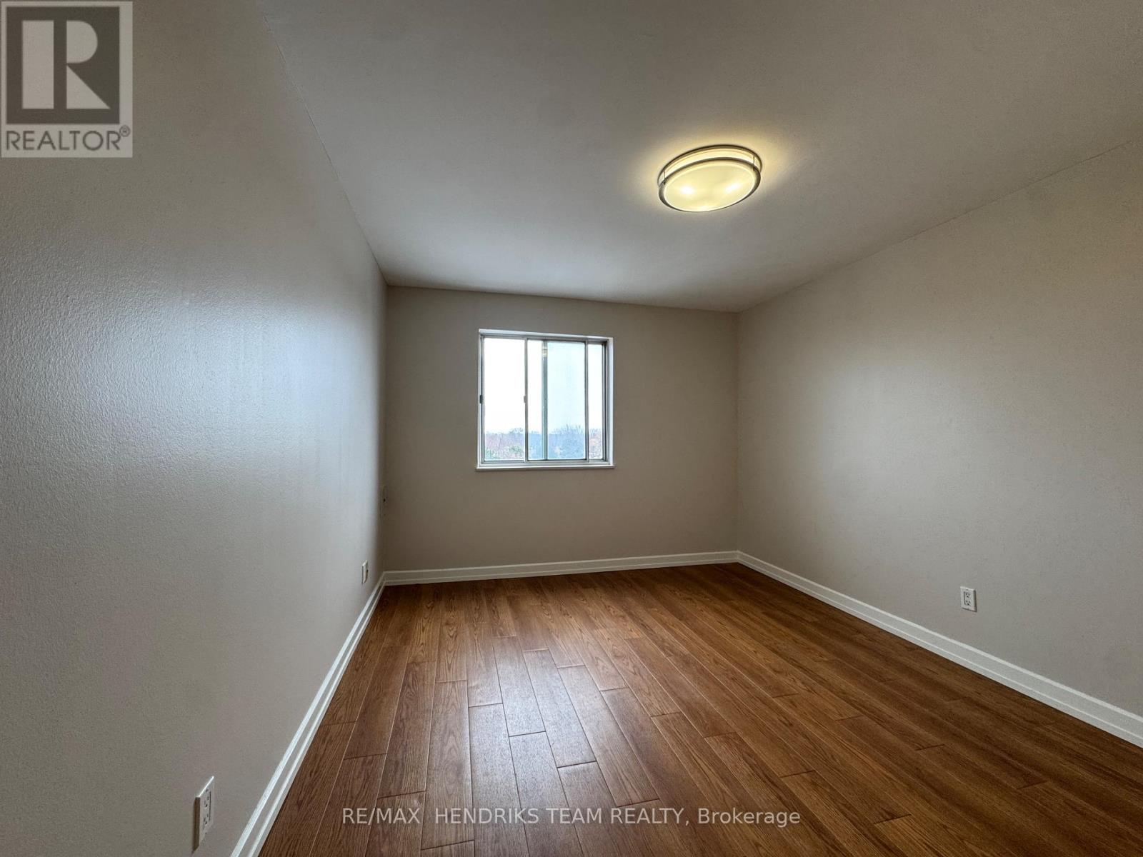 609 - 610 Lake Street, St. Catharines (Lakeport), Ontario  L2N 5T1 - Photo 8 - X12709532