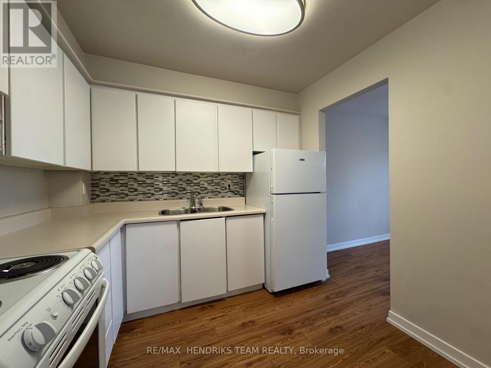 410 - 158 Fitch Street, Welland (Prince Charles), Ontario  L3C 4V6 - Photo 2 - X12709542