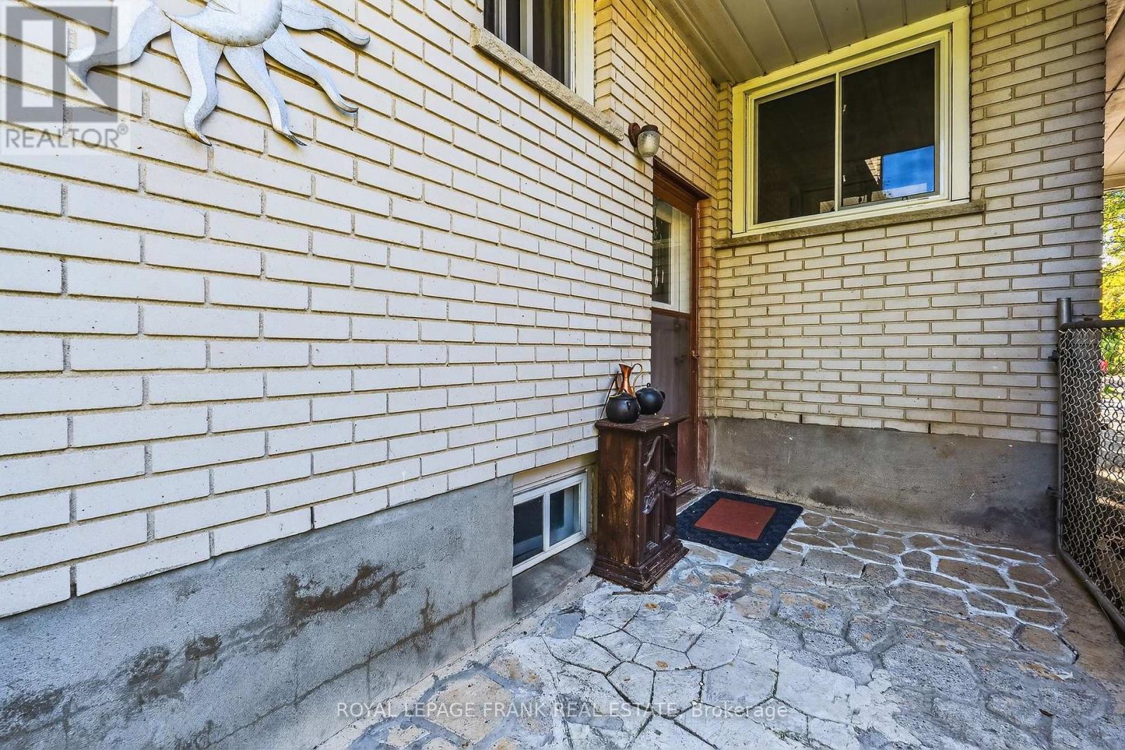 32 Melbourne Street E, Kawartha Lakes, Ontario  K9V 1X7 - Photo 36 - X12509228