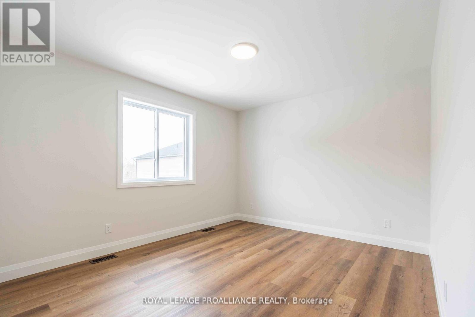 78 Stirling Crescent, Prince Edward County, Ontario  K0K 2T0 - Photo 13 - X12709582