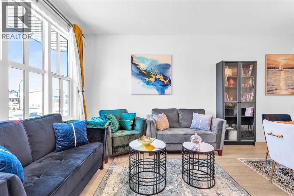 52 Edith Gate Nw, Calgary, Alberta  T3A 1Z2 - Photo 5 - A2265136