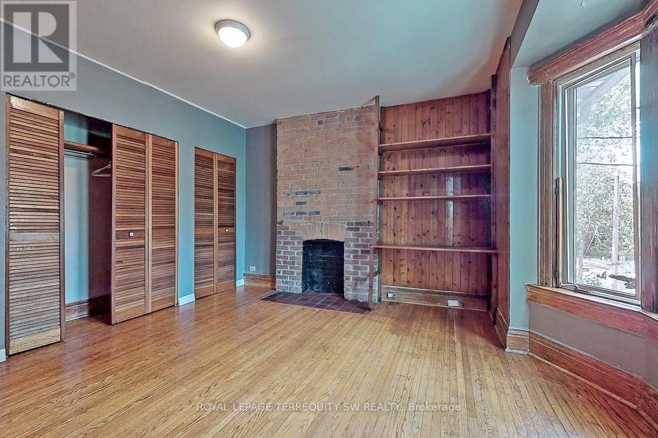 11 Olive Avenue, Toronto, Ontario  M6G 1T7 - Photo 23 - C12709528