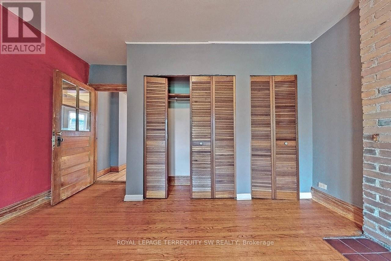 11 Olive Avenue, Toronto, Ontario  M6G 1T7 - Photo 26 - C12709528