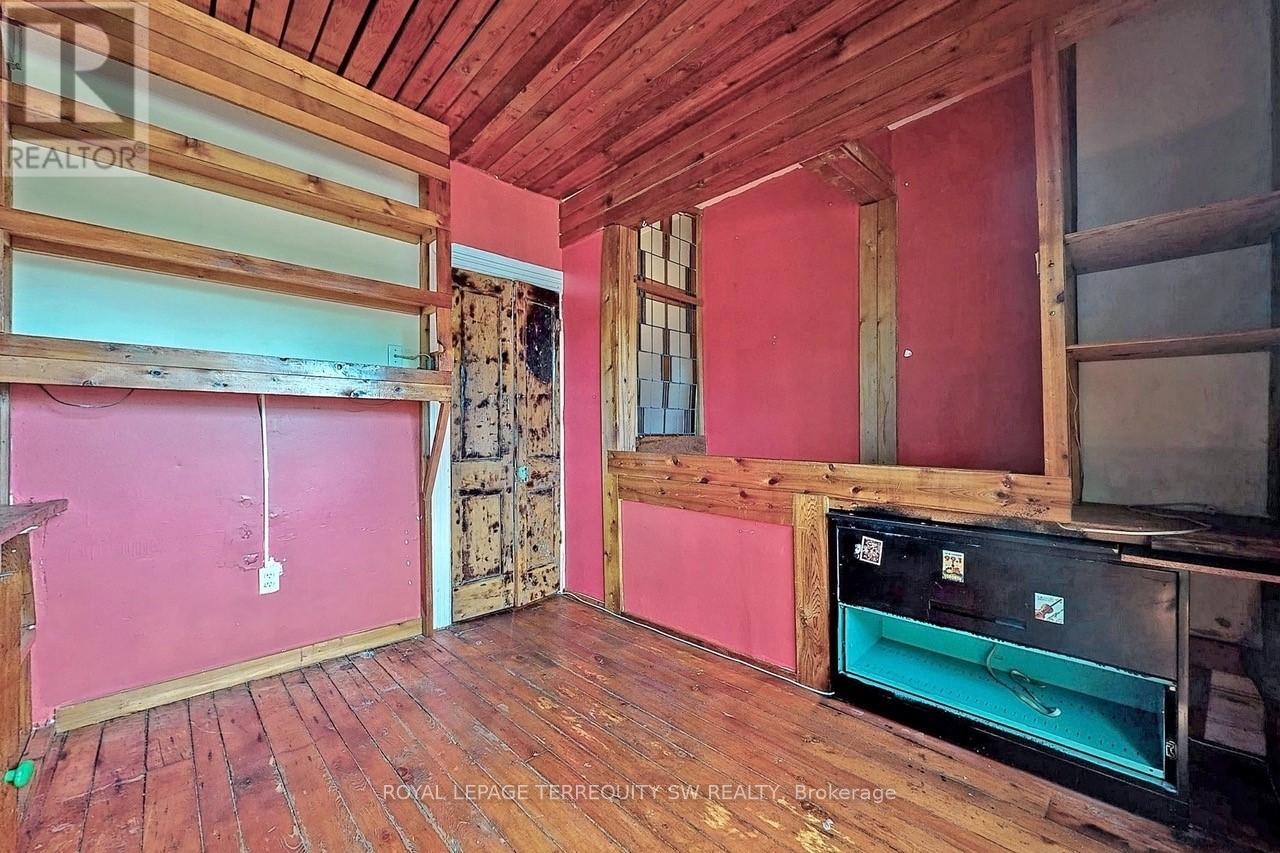 11 Olive Avenue, Toronto, Ontario  M6G 1T7 - Photo 28 - C12709528