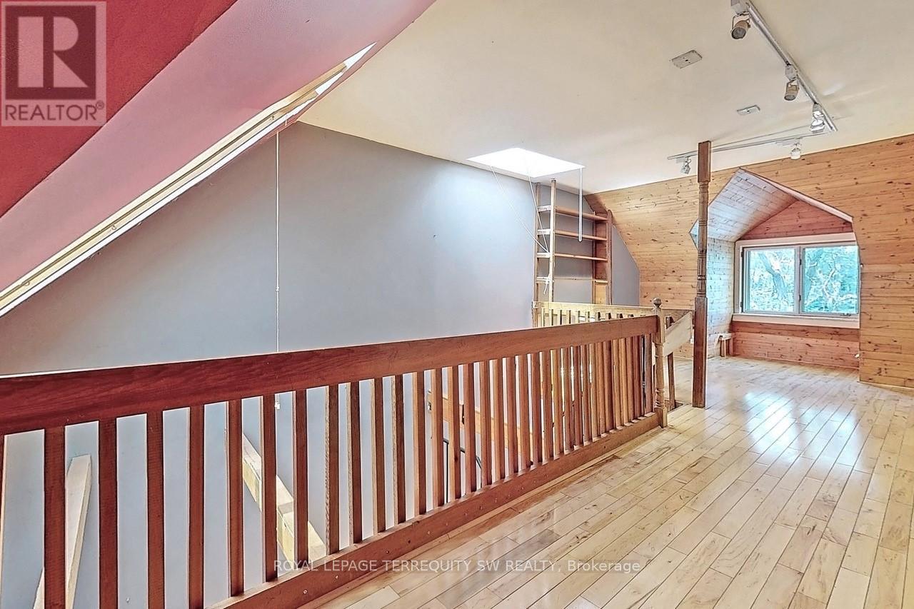 11 Olive Avenue, Toronto, Ontario  M6G 1T7 - Photo 31 - C12709528