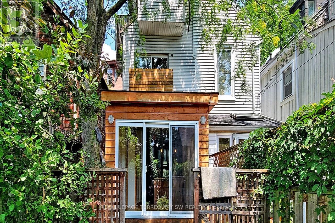 11 Olive Avenue, Toronto, Ontario  M6G 1T7 - Photo 43 - C12709528