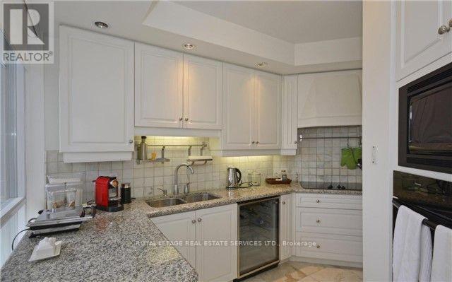 1604 - 10 Bellair Street, Toronto, Ontario  M5R 3T8 - Photo 6 - C12709588