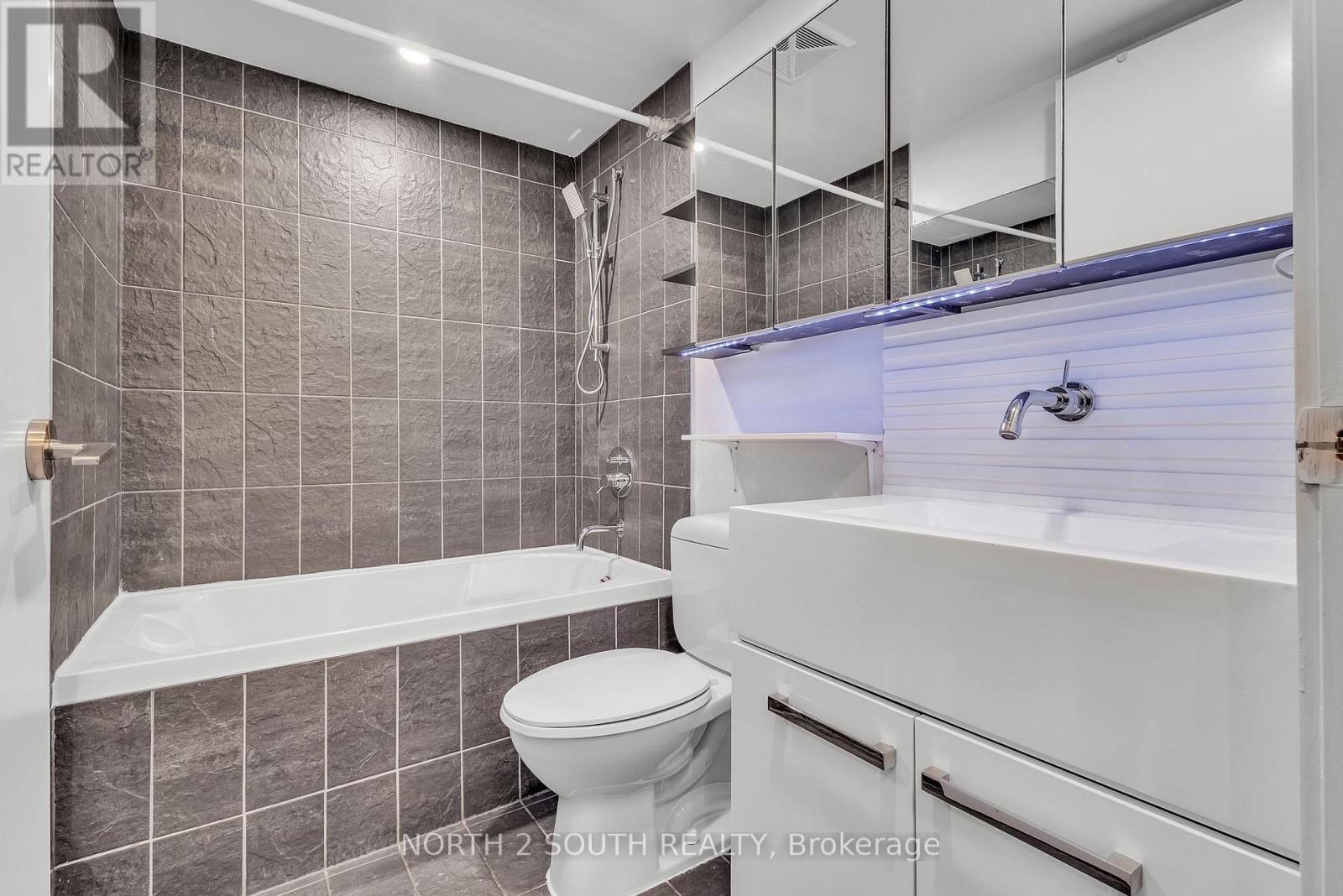 524 - 55 Stewart Street, Toronto, Ontario  M5V 2V1 - Photo 14 - C12709648