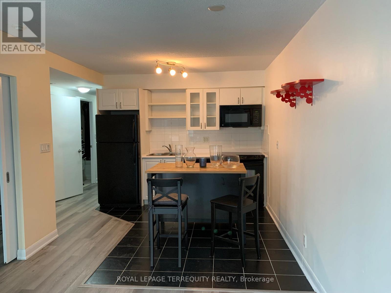 612 - 600 Fleet Street, Toronto, Ontario  M5V 1B7 - Photo 3 - C12709698