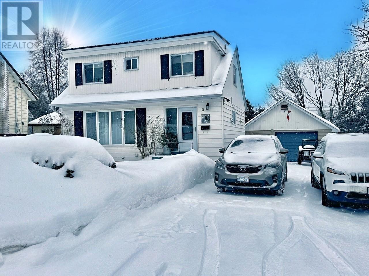 11 Oak Hill Rd, Elliot Lake, Ontario  P5A 2E4 - Photo 1 - SM260129