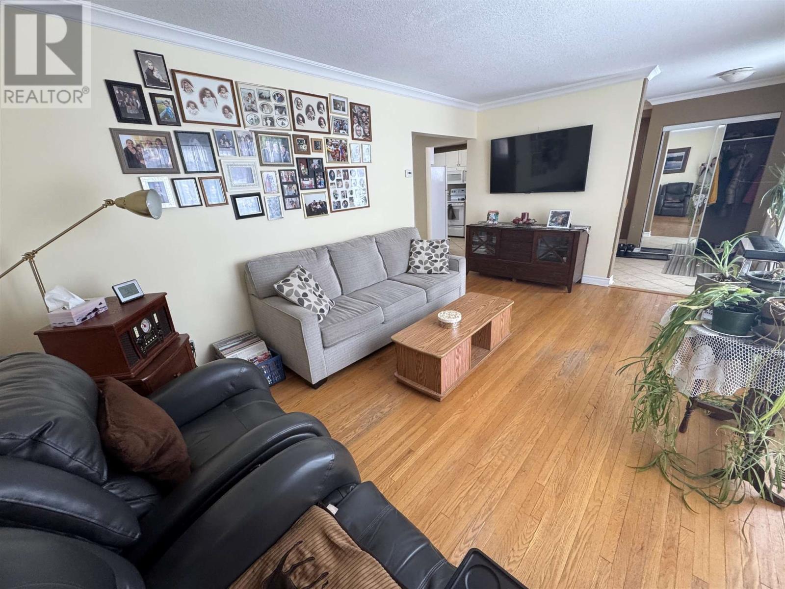 11 Oak Hill Rd, Elliot Lake, Ontario  P5A 2E4 - Photo 9 - SM260129