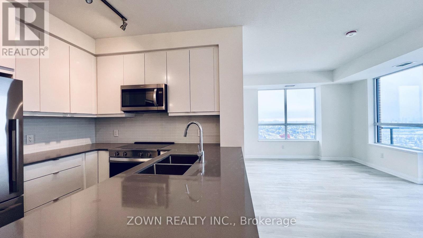 2409 - 3260 Sheppard Avenue E, Toronto, Ontario  M1T 3K3 - Photo 9 - E12709570