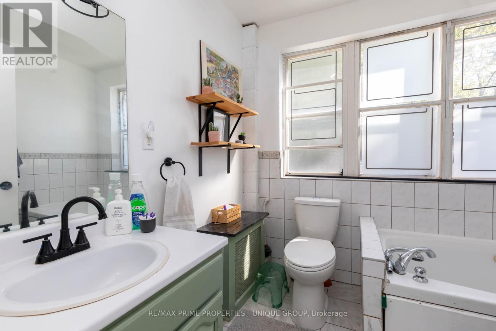 40 Jeavons Avenue, Toronto, Ontario  M1K 1S8 - Photo 33 - E12709734