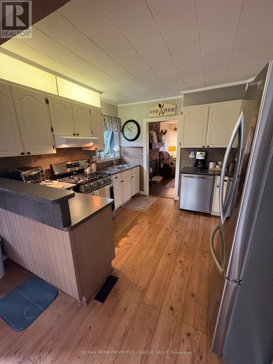 40 Jeavons Avenue, Toronto, Ontario  M1K 1S8 - Photo 6 - E12709734