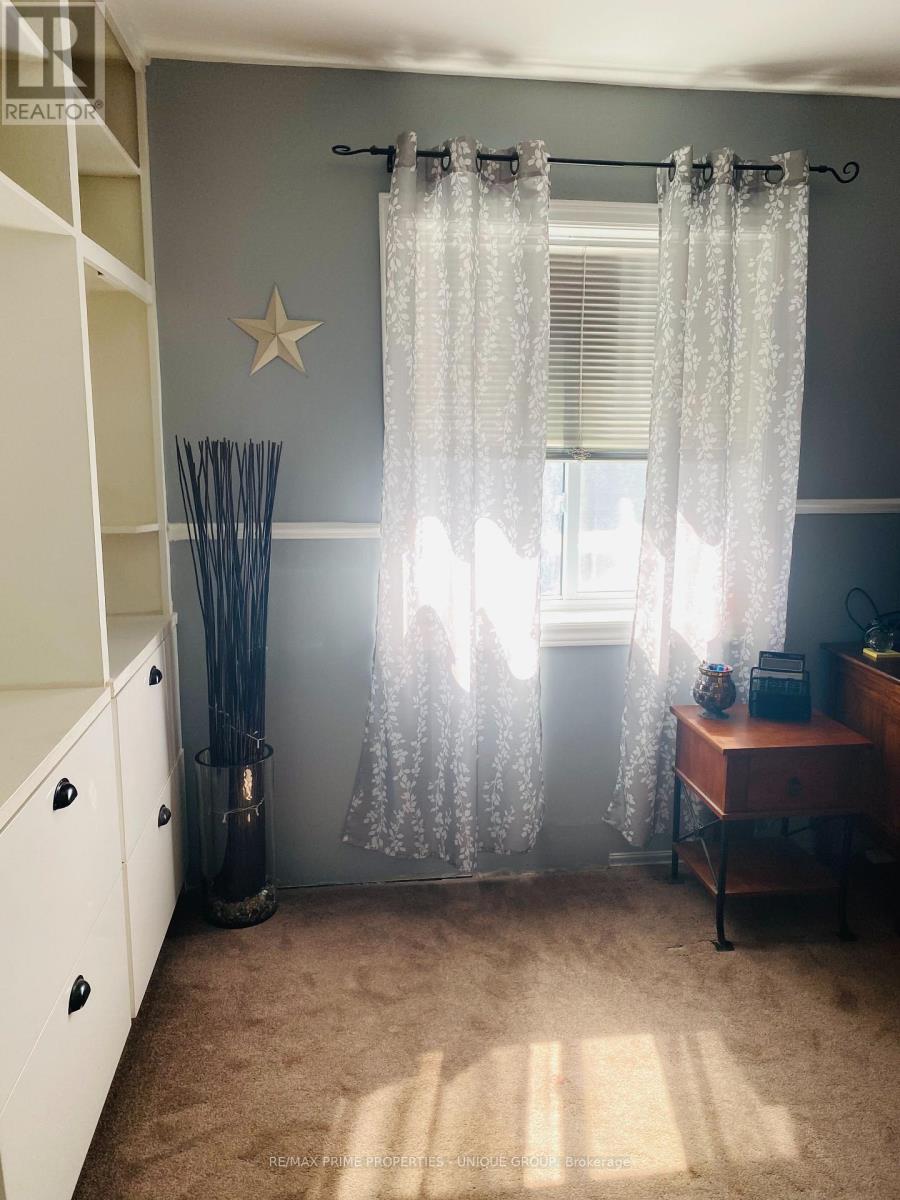 40 Jeavons Avenue, Toronto, Ontario  M1K 1S8 - Photo 9 - E12709734