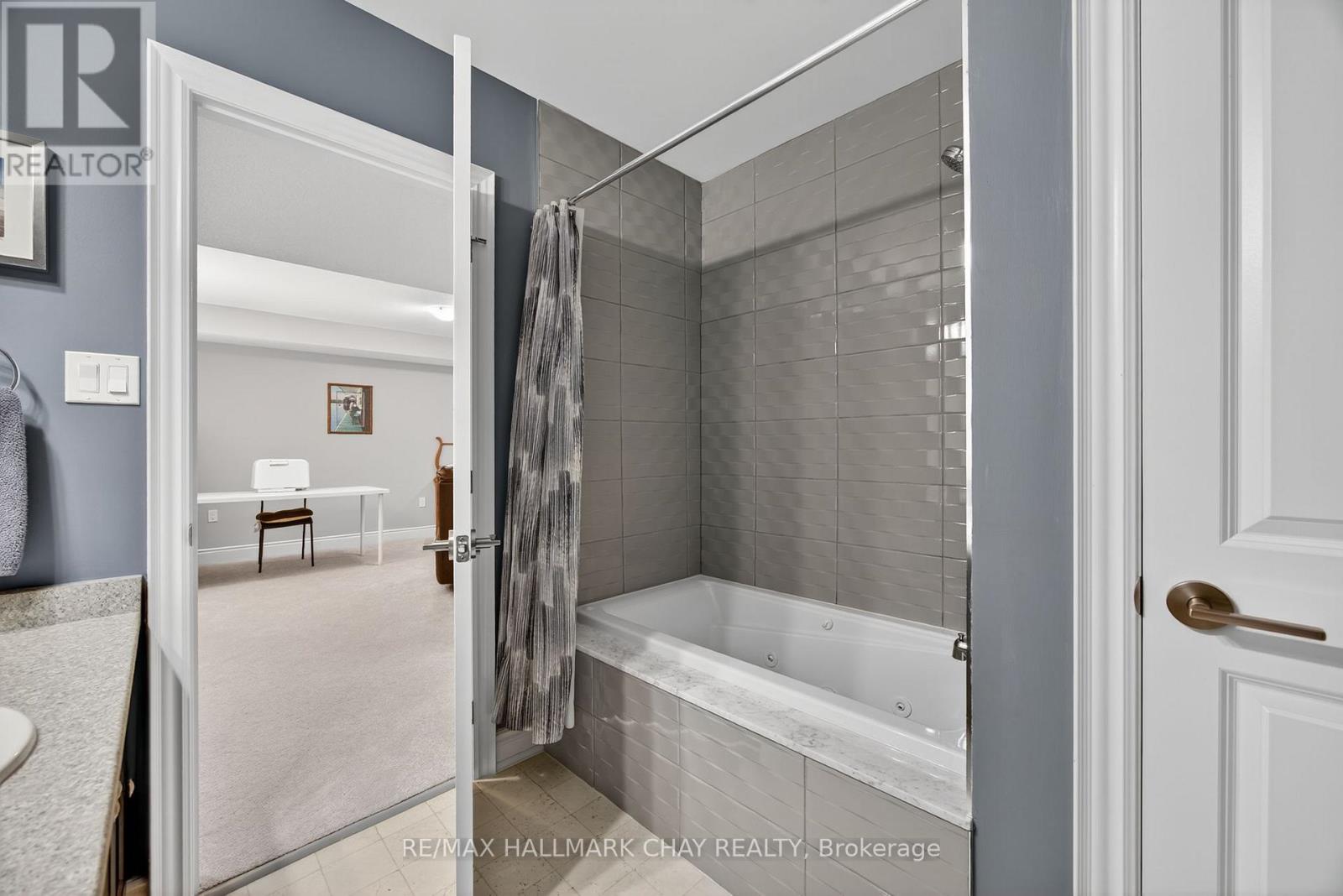 63 Summerhill Drive, New Tecumseth, Ontario  L9R 0S8 - Photo 29 - N12709756