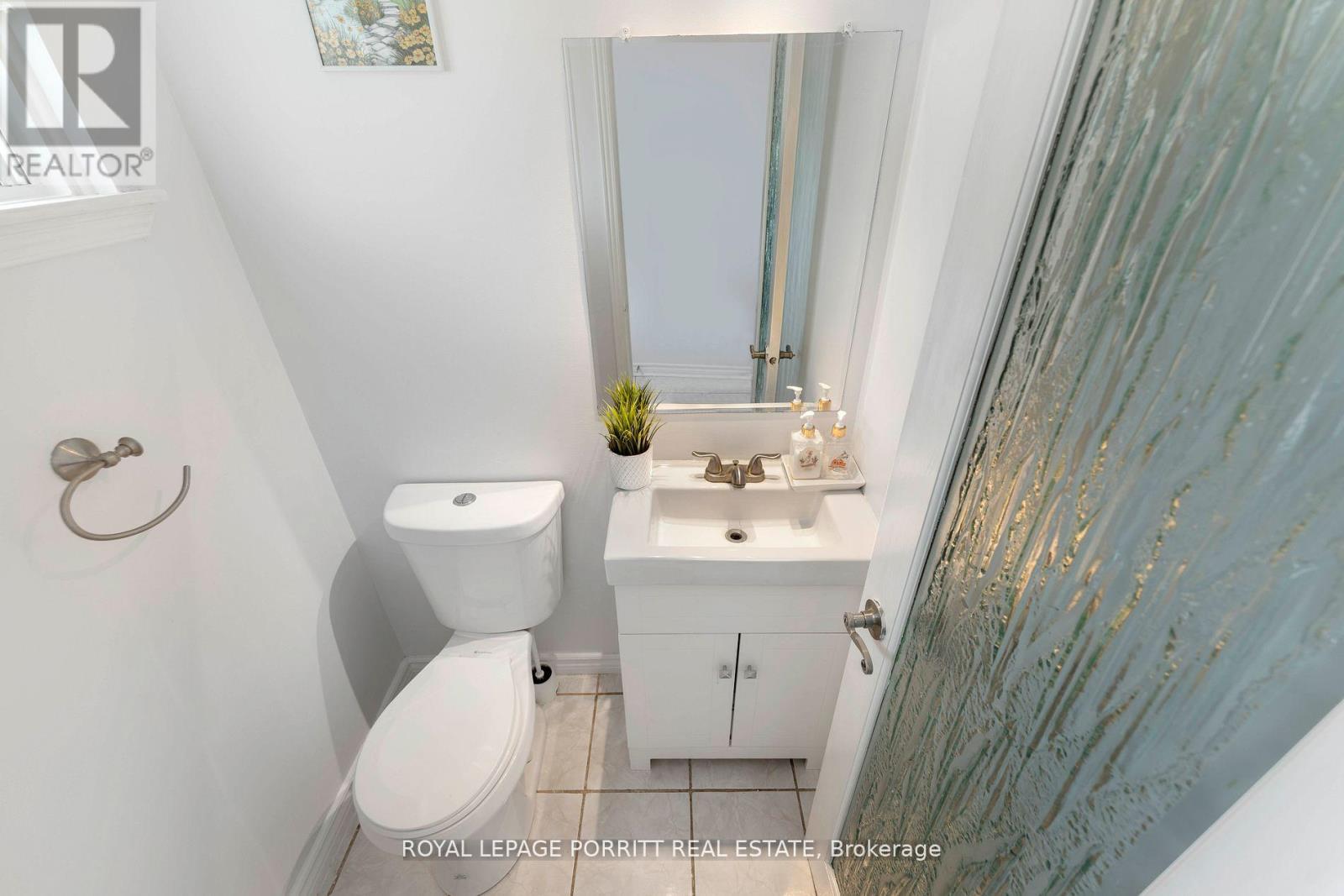 32 Chaucer Crescent, Barrie, Ontario  L4N 4T7 - Photo 13 - S12709526