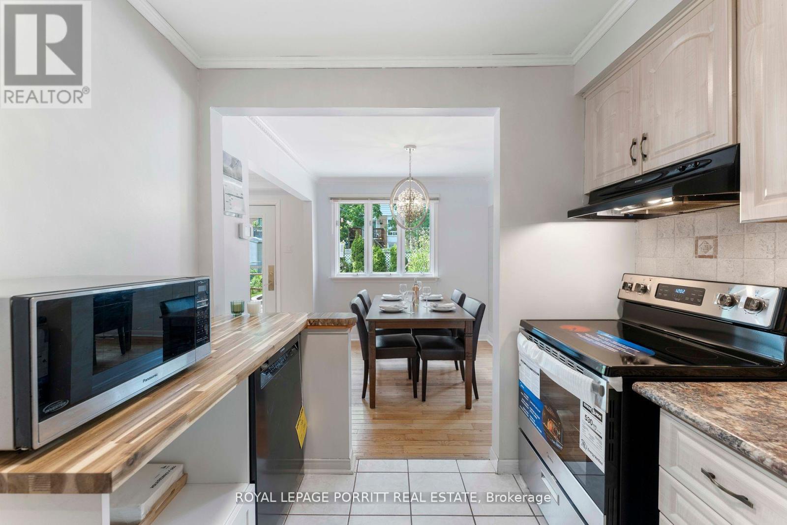 32 Chaucer Crescent, Barrie, Ontario  L4N 4T7 - Photo 5 - S12709526