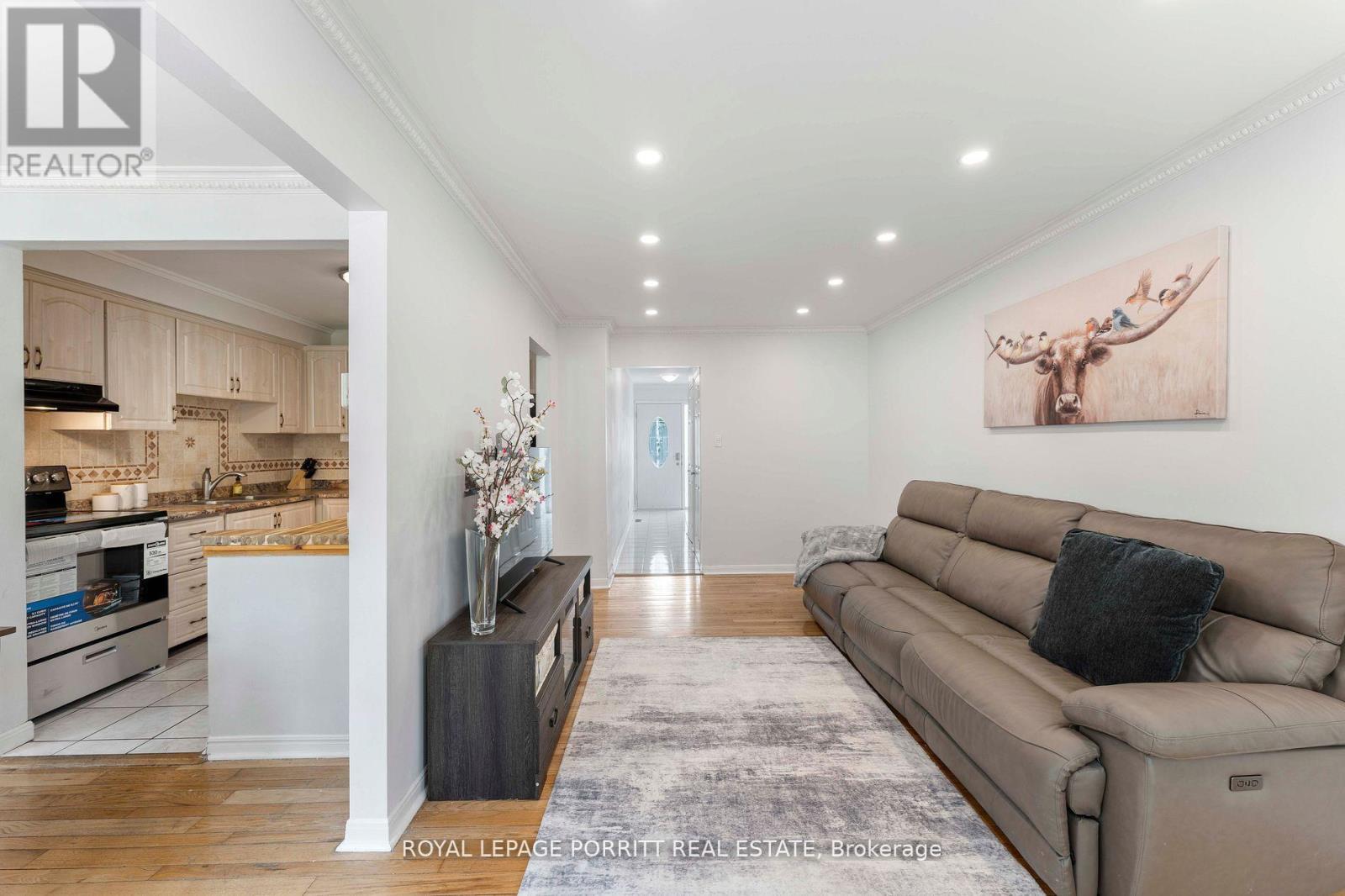 32 Chaucer Crescent, Barrie, Ontario  L4N 4T7 - Photo 9 - S12709526