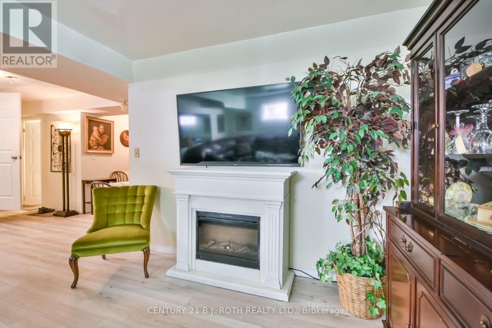 37 Nicholson Drive, Barrie (Ardagh), Ontario  L4N 8L7 - Photo 22 - S12709568