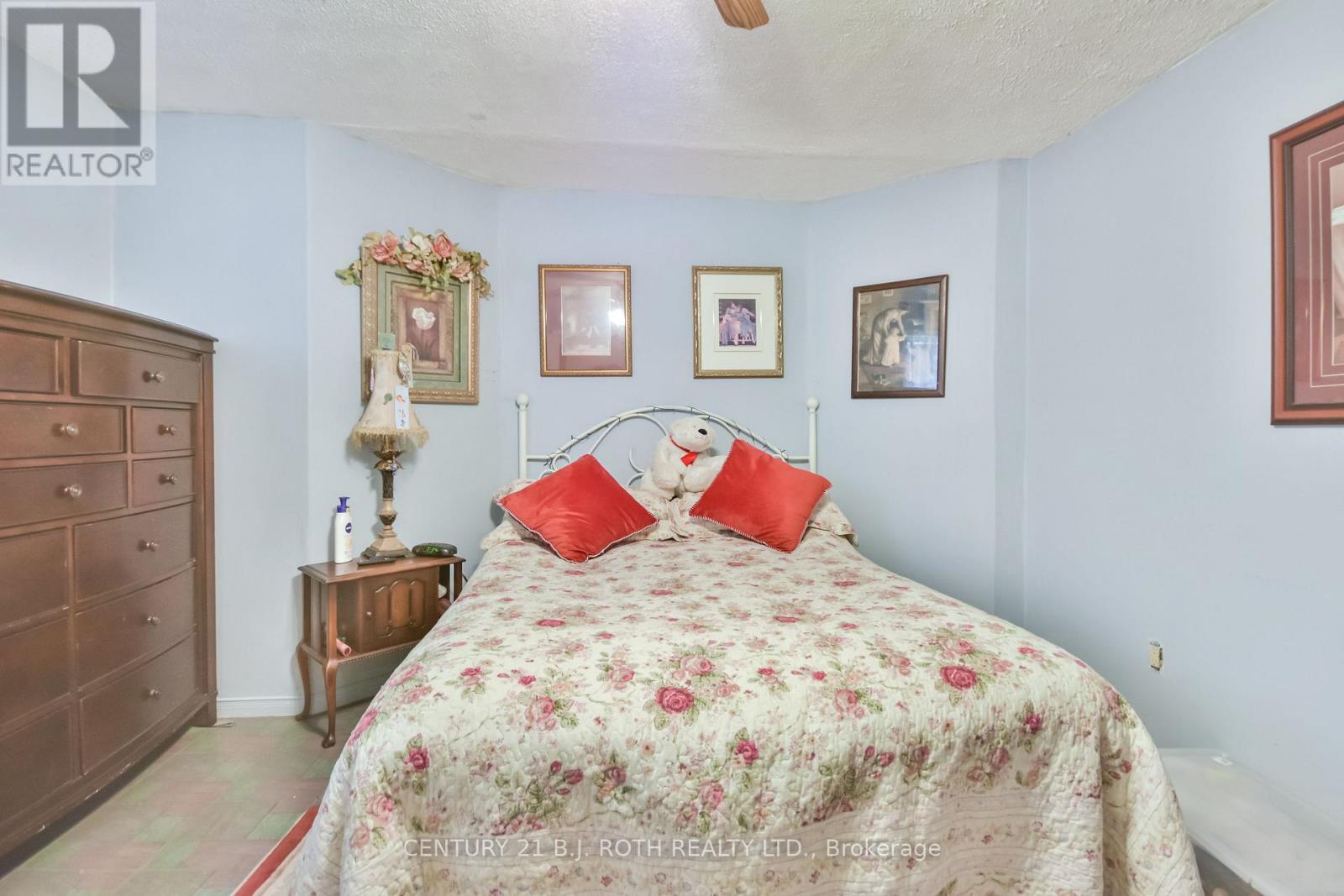 37 Nicholson Drive, Barrie (Ardagh), Ontario  L4N 8L7 - Photo 25 - S12709568